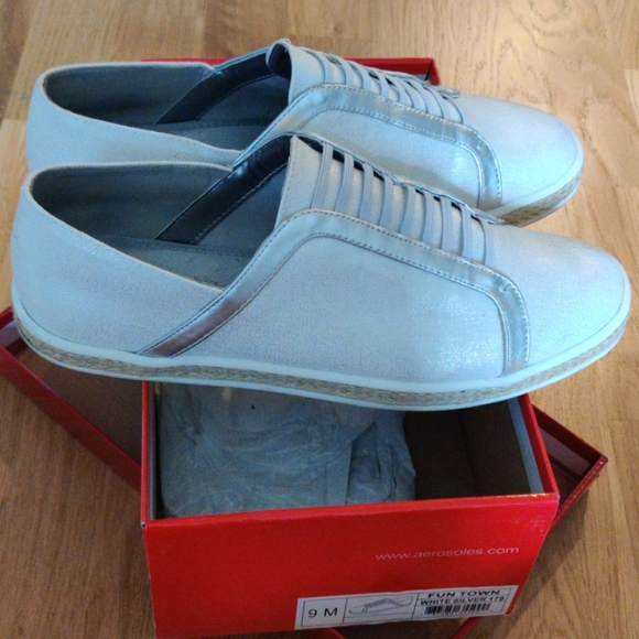 Shoes - Picture 2 of 4